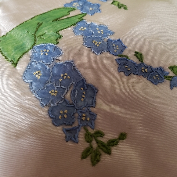 Beautiful satin quilt. Vintage from the 50s. Stored for years, unfinished. - Picture 10 of 17